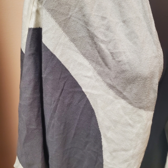 New York and Company Colorblock Carnigan Sweater - Picture 5 of 8